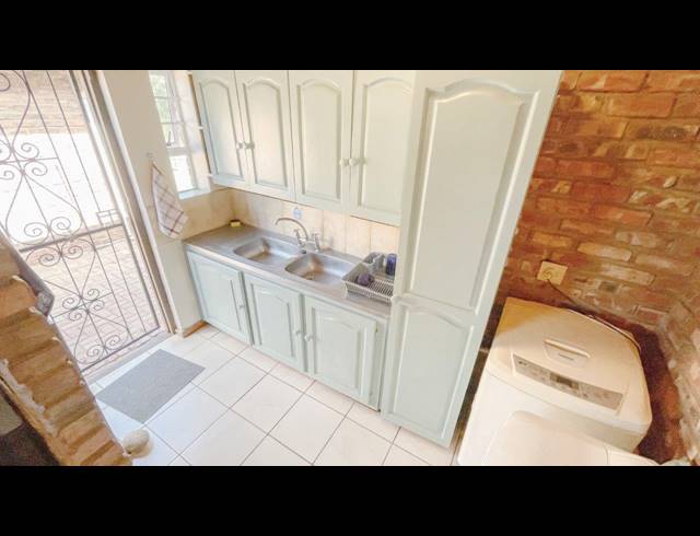 3 BEDROOM HOUSE RENTED IN BLUEWATER BAY